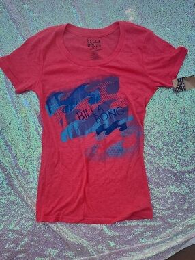 Billabong Coral Pink Tee with Blue Wave Graphic NWT Medium!